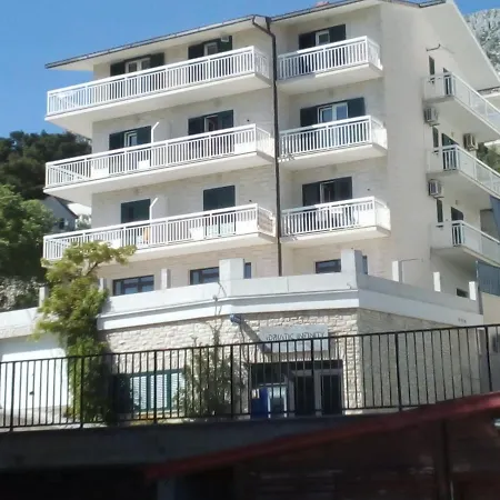Cosic Apartment