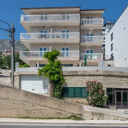 Cosic Apartment